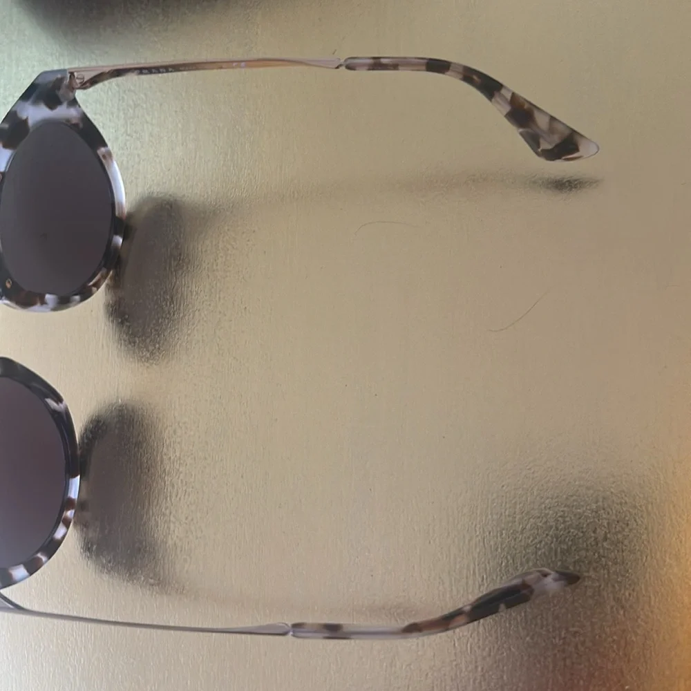 PRADA SUNGLASSES - Picture 4 of 5